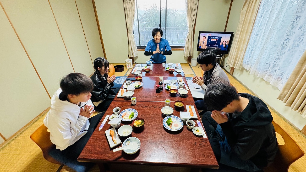波左間詣で