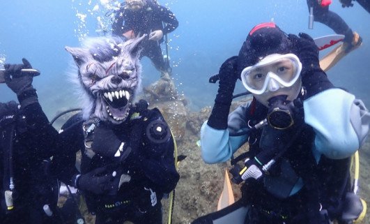 ハロウィンDiv 水中仮装2